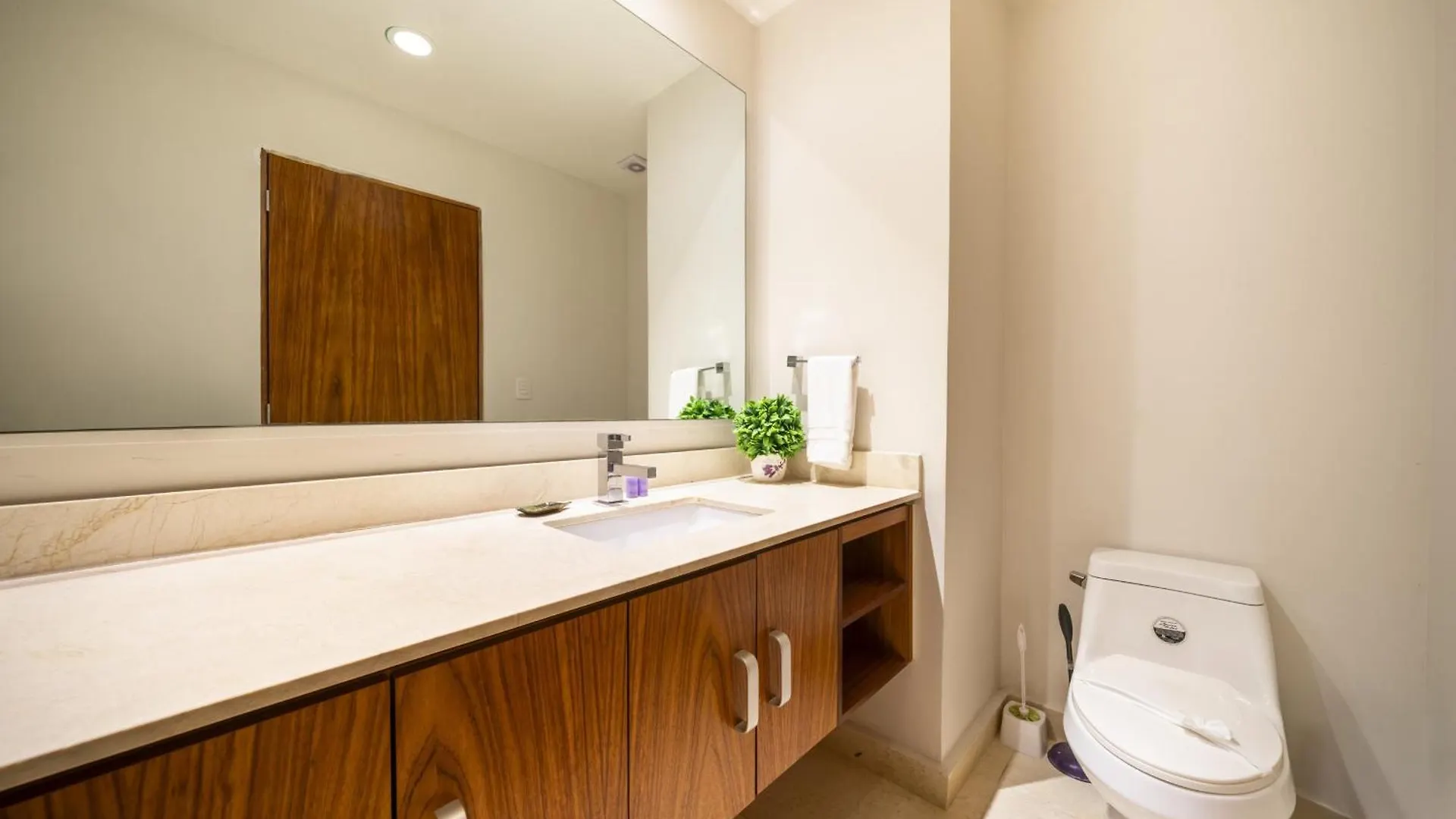2 Bedroom Condo With Rooftop Pool - Terrazas Condos Playa del Carmen 0*,  Mexico