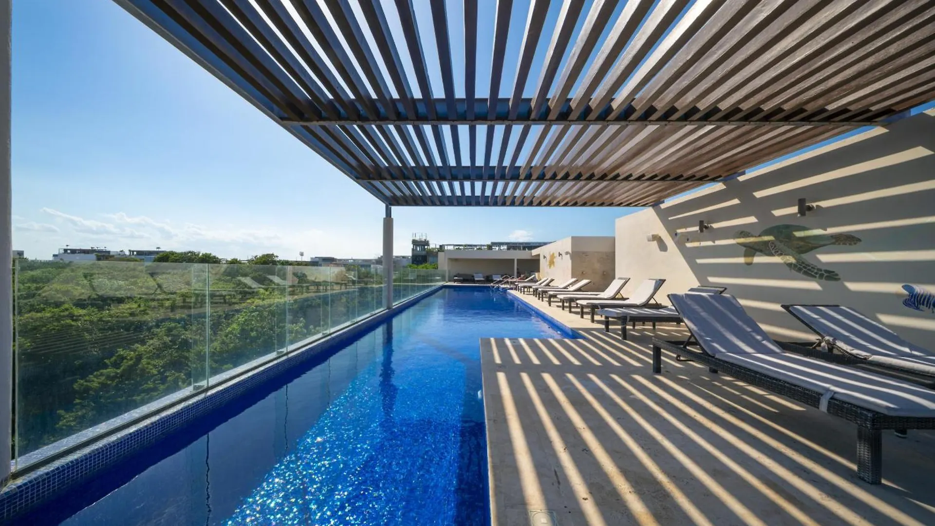 2 Bedroom Condo With Rooftop Pool - Terrazas Condos Playa del Carmen